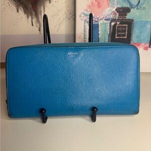 GUC Authentic Celine Zippy Wallet